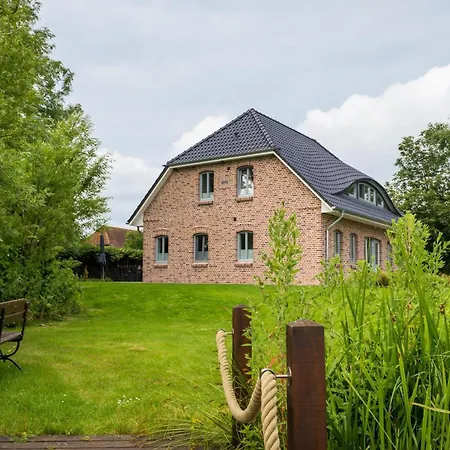 Haus Am Teich Nr 10 Apartment Bojendorf