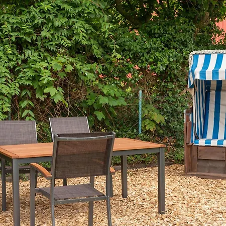 Haus Am Teich Nr 10 * Bojendorf